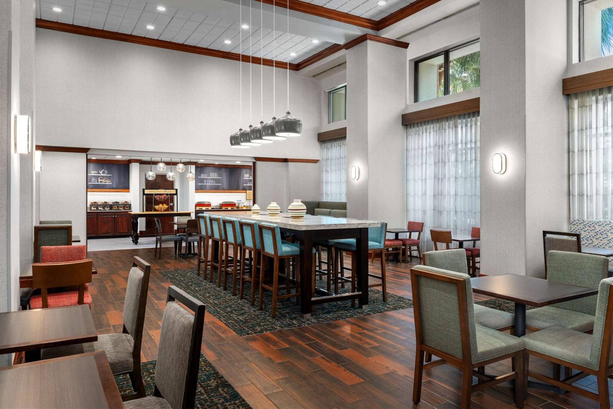 Hampton Inn & Suites At Lake Mary Colonial Townpark מראה חיצוני תמונה